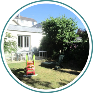 Jardin de la maison Arc-en-ciel située à Rennes